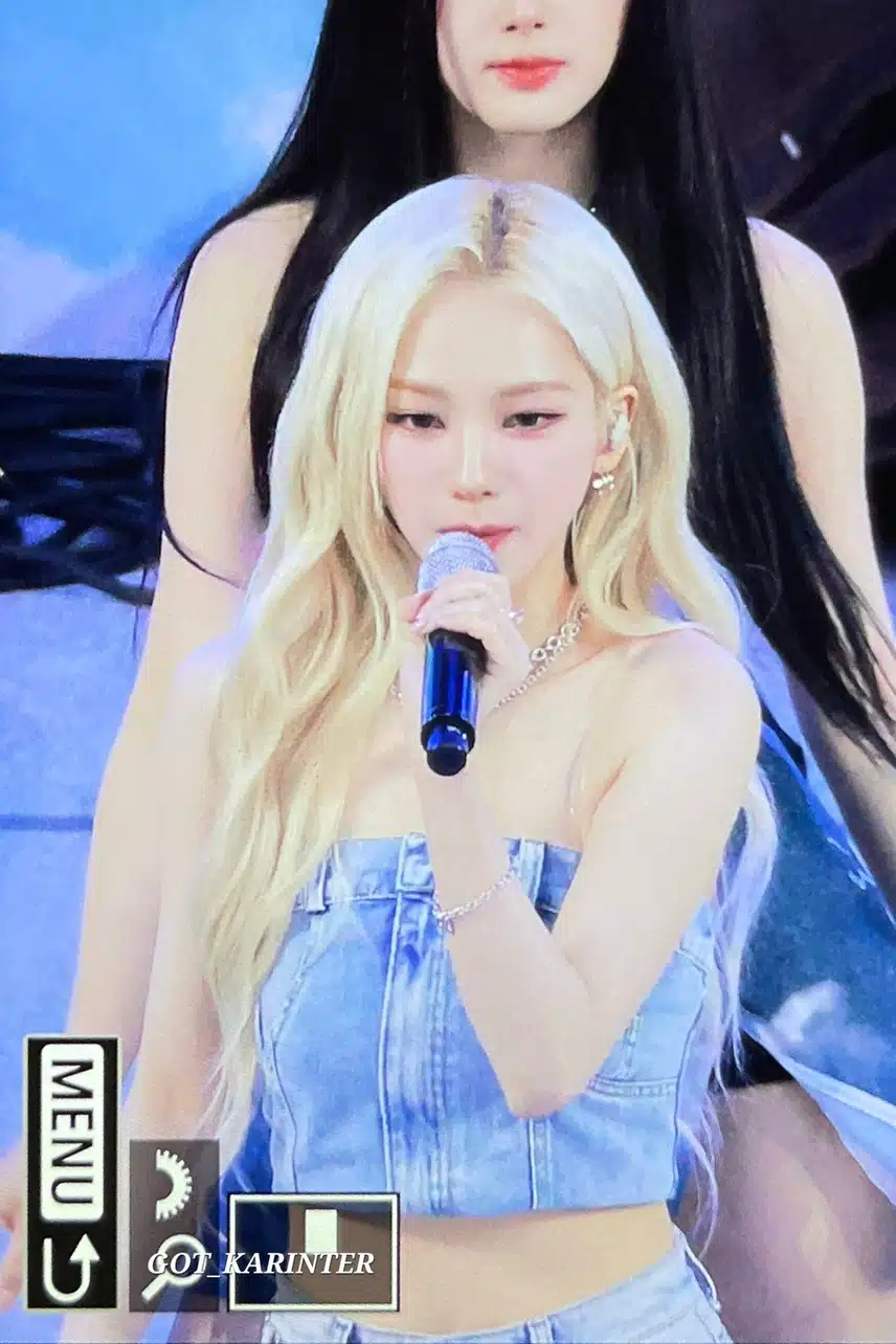 연세대 아카라카 축제만 가면 레전드 찍은 카리나 jpg