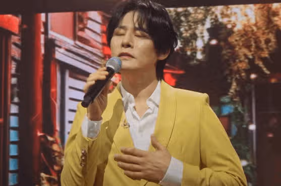 노란옷 잘어울리세요
