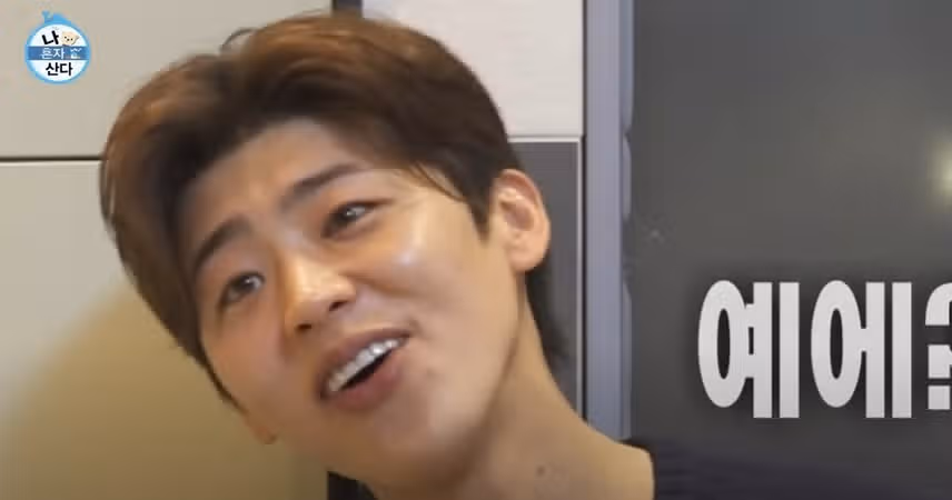 가끔 이런 표정지으실때가 있는데 귀엽습니다