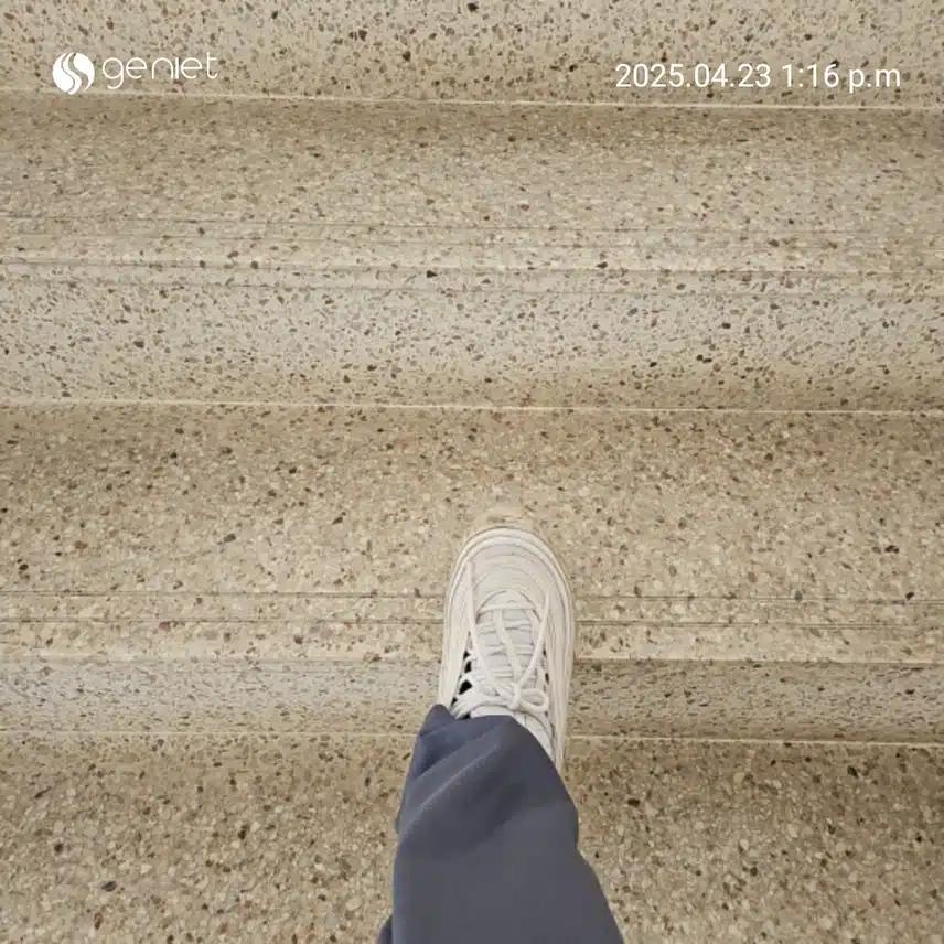 화사한 꽃길로  걷기와 계단오르기로 
