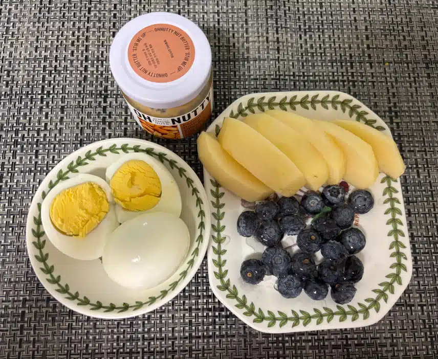 금요일 아침 🫐🥚🍎🥜