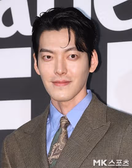 Woobin participó en el evento de pared fotográfica del Festival de Cine Marie Claire.