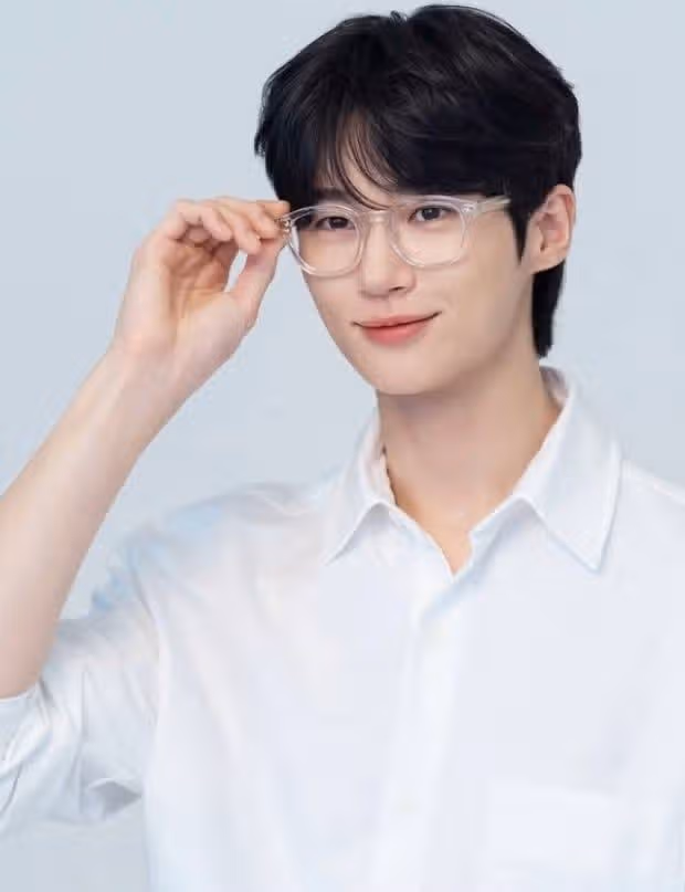 안경이 넘 잘 어울리시는 우석님