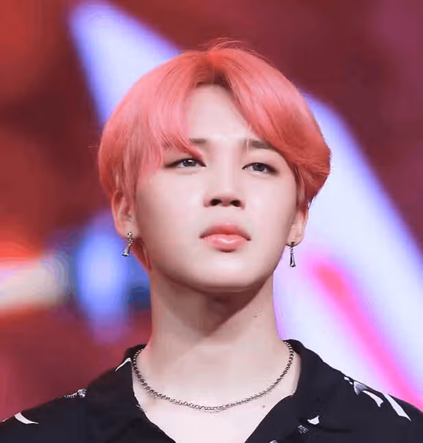 지민, 벚꽃보다 설레는 핑크 머리 남자 아이돌 1위