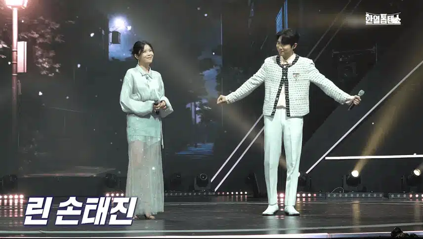 감성 넘친 누구라도 그러하듯이 무대