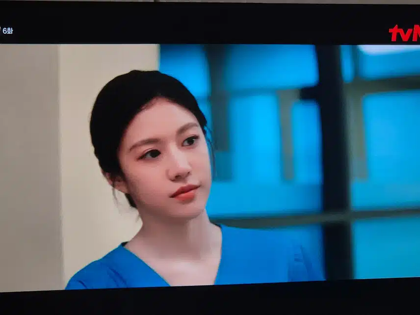 구도원의 논문을 가로채고 상까지 받는 모습은 실망스럽네요
