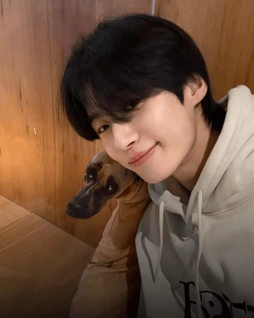 오늘 우석님 위버스 100만 기념 라이브방송한다네요