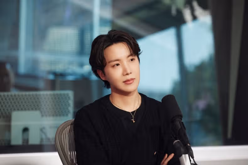 애플뮤직에서 인터뷰 영상 찍은 제이홉 소식