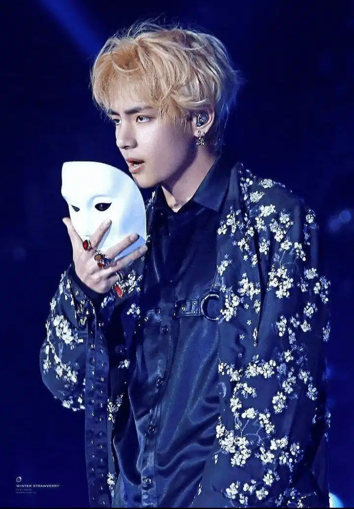 V  7 years with Singularity 💜💜💜 BORAHAE V 