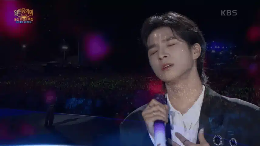 독백 무대 위에서 전하는 깊은 감정의 결