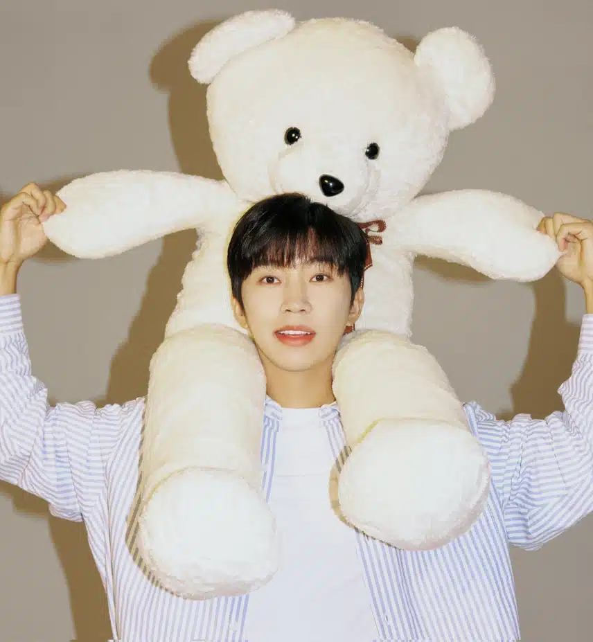 임영웅 5월 월페이퍼 사진 왔어요