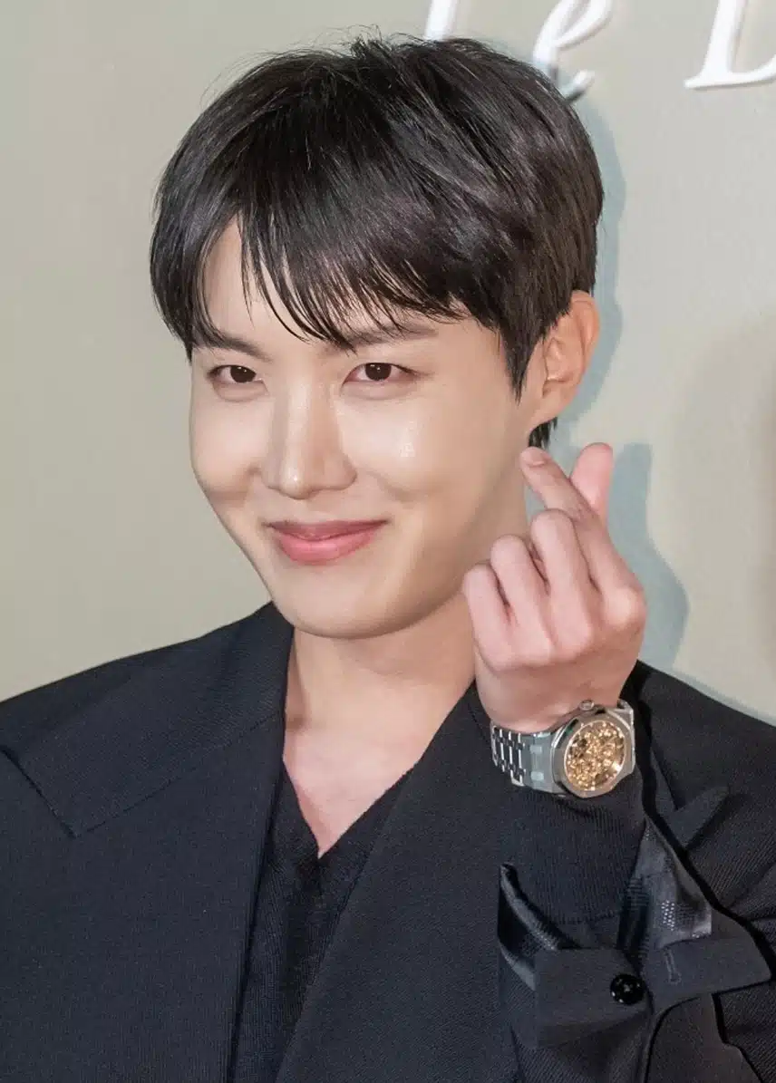 제이홉님 멋진 비주얼 오늘도 감상중이에요.
