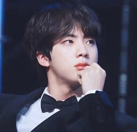 석진이 인스타 사진 보는데 빛이 나네요 