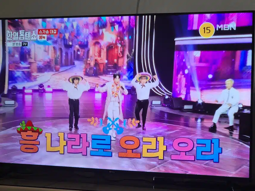 에녹님 점점 무대의 에너지가 넘쳐흐르는 듯하네요
