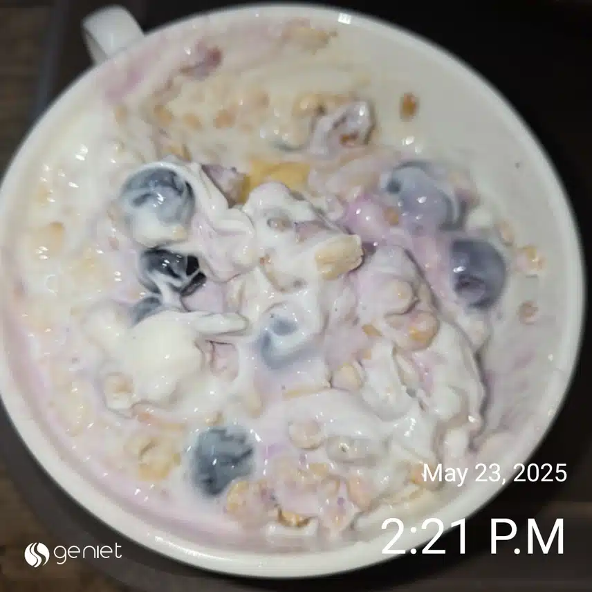 점심은 플라워카페에서 샐러드와 오나오