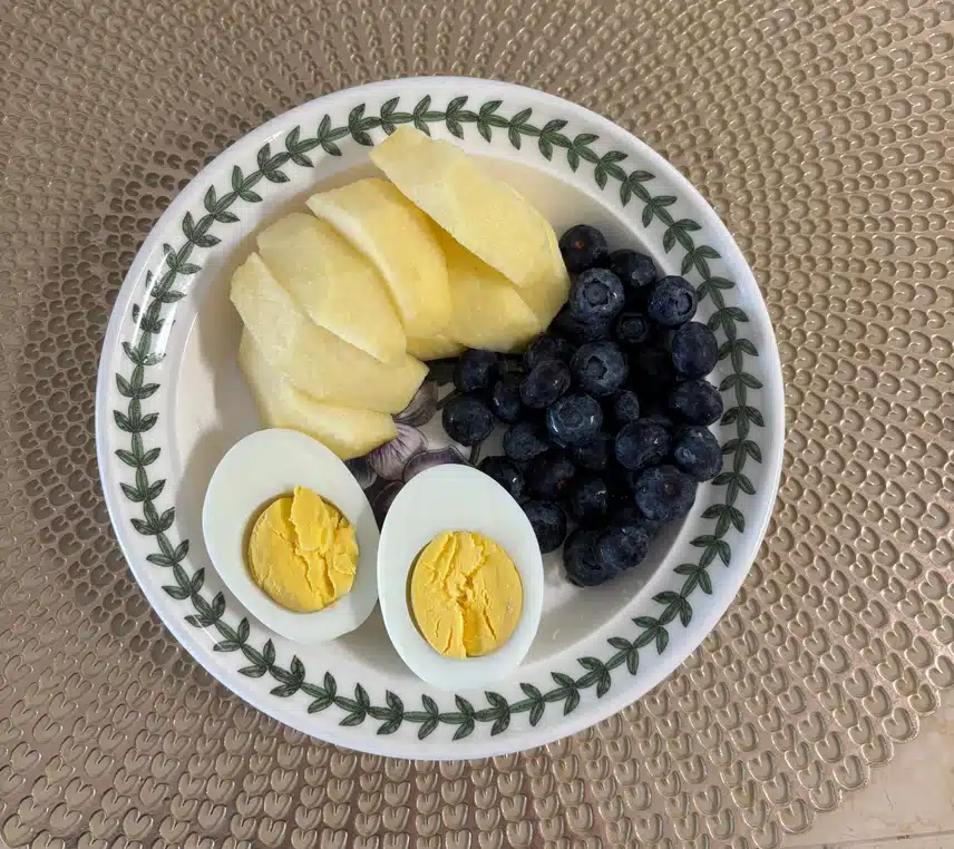 일요일 아침🍎🫐🥚