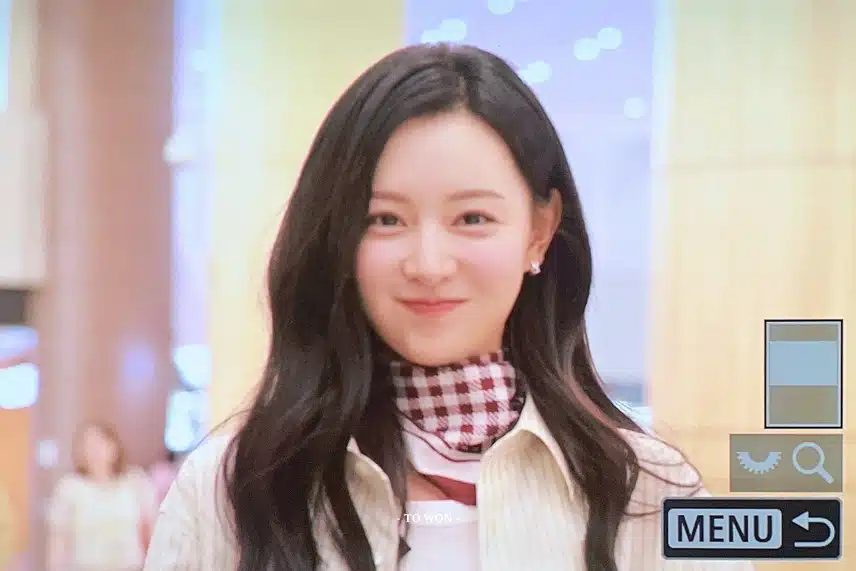 Aperçu de Kim Ji-won avant son départ de Shanghai aujourd'hui.jpg