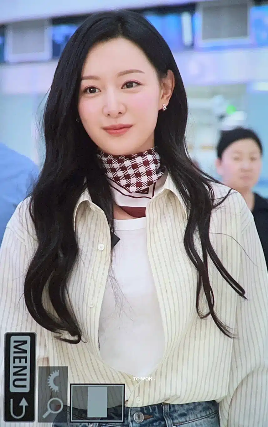 Aperçu de Kim Ji-won avant son départ de Shanghai aujourd'hui.jpg
