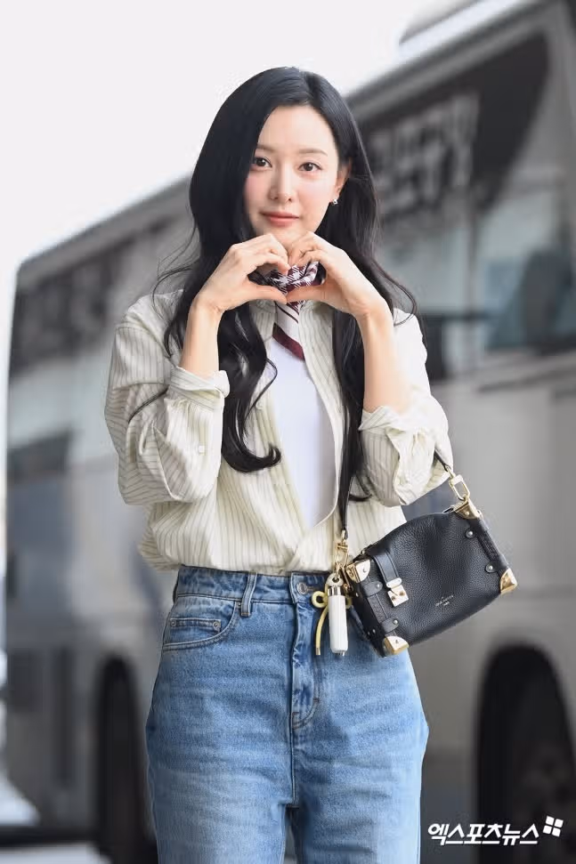 지원님 해외일정에 중국상하이로 또 출국하네요