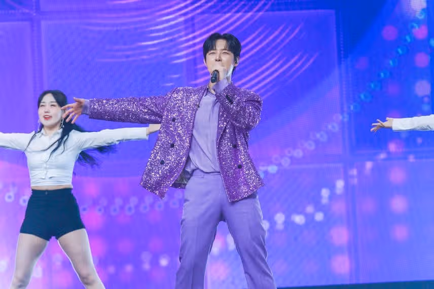 누나 팬 앞에서 깜짝 미니 콘서트 연 추혁진님