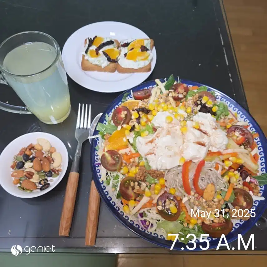 아침은 기본식단(순두부 야채과일샐러드)