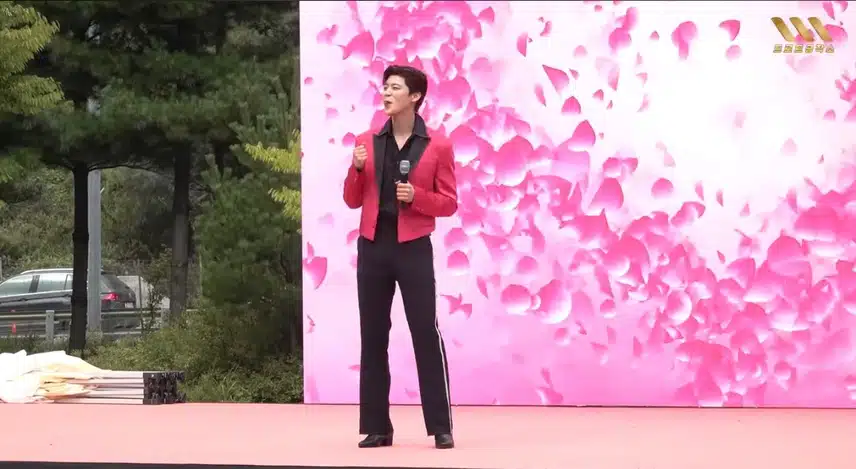 박지현님 행사에서 유쾌한 모습 멋져요