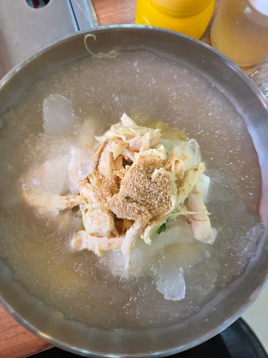 초계 물냉면 먹었어요 