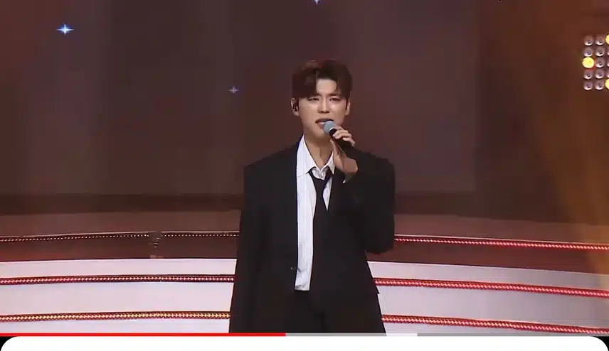 수트가 너무나 잘 어울리는 지현님 멋져요