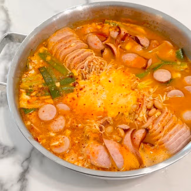 부대찌개 끓였어요~🥘