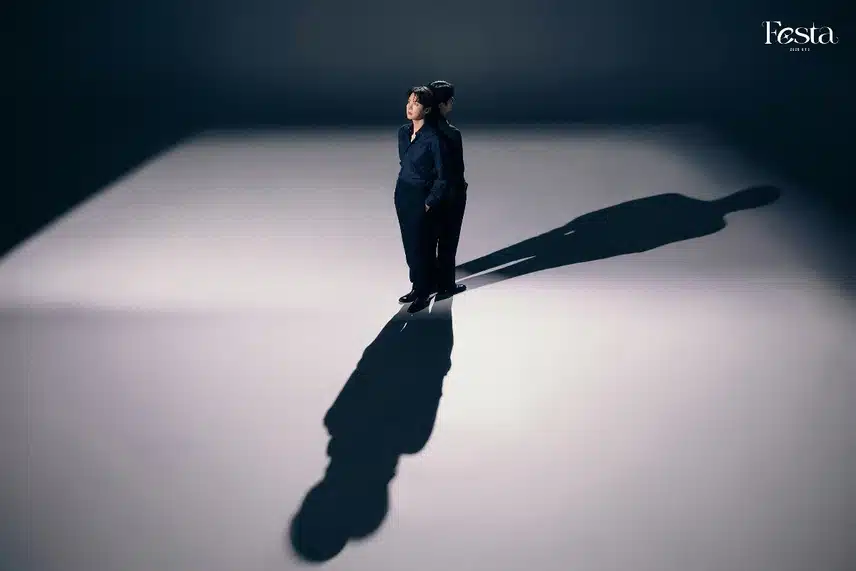 눈부셔서 선그라스 써야할것같은 진 제이홉 투샷