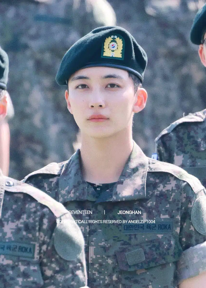 Foto wisuda Jeonghan Seventeen hari ini