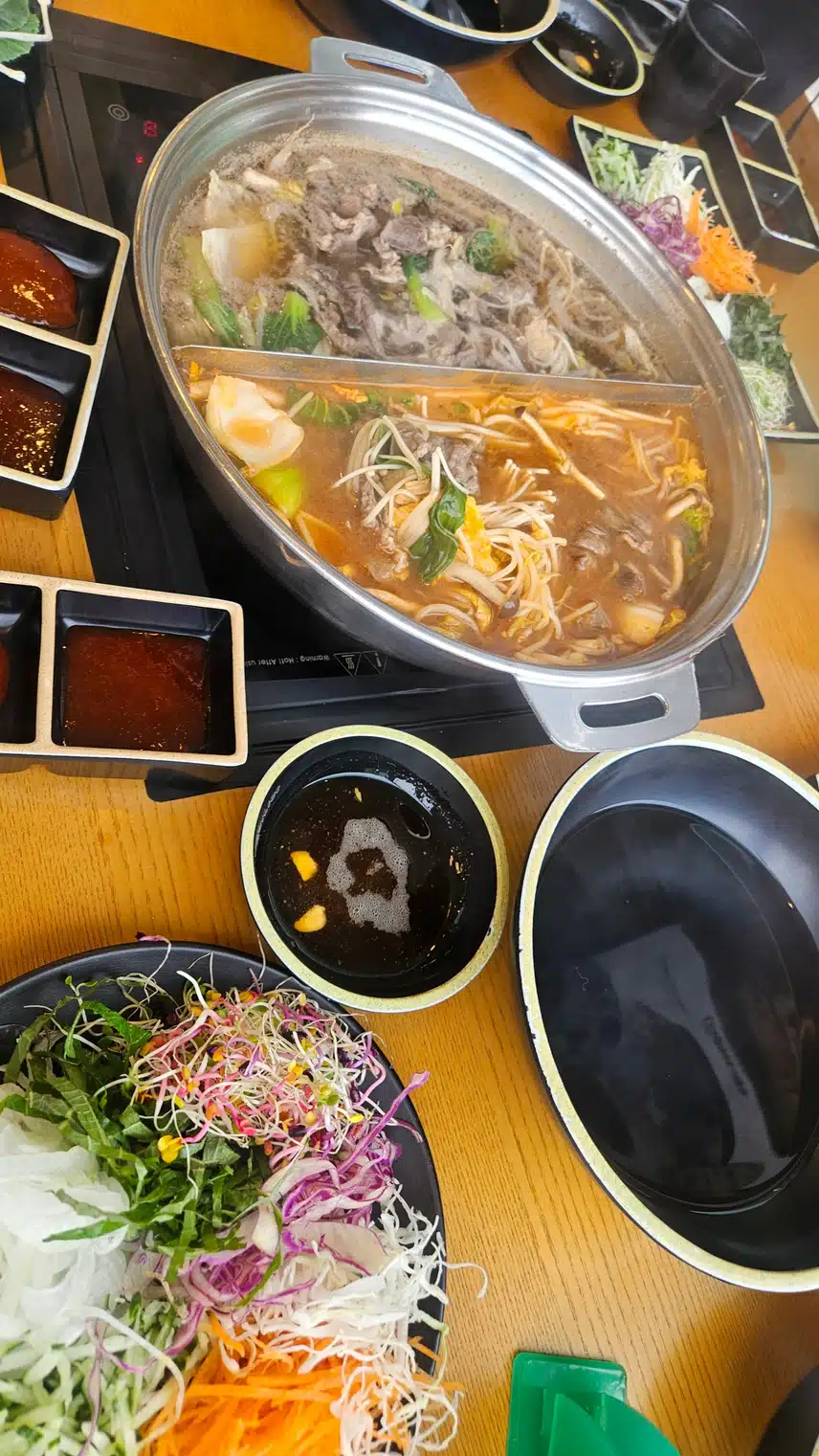 야채 가득 샤브샤브로 