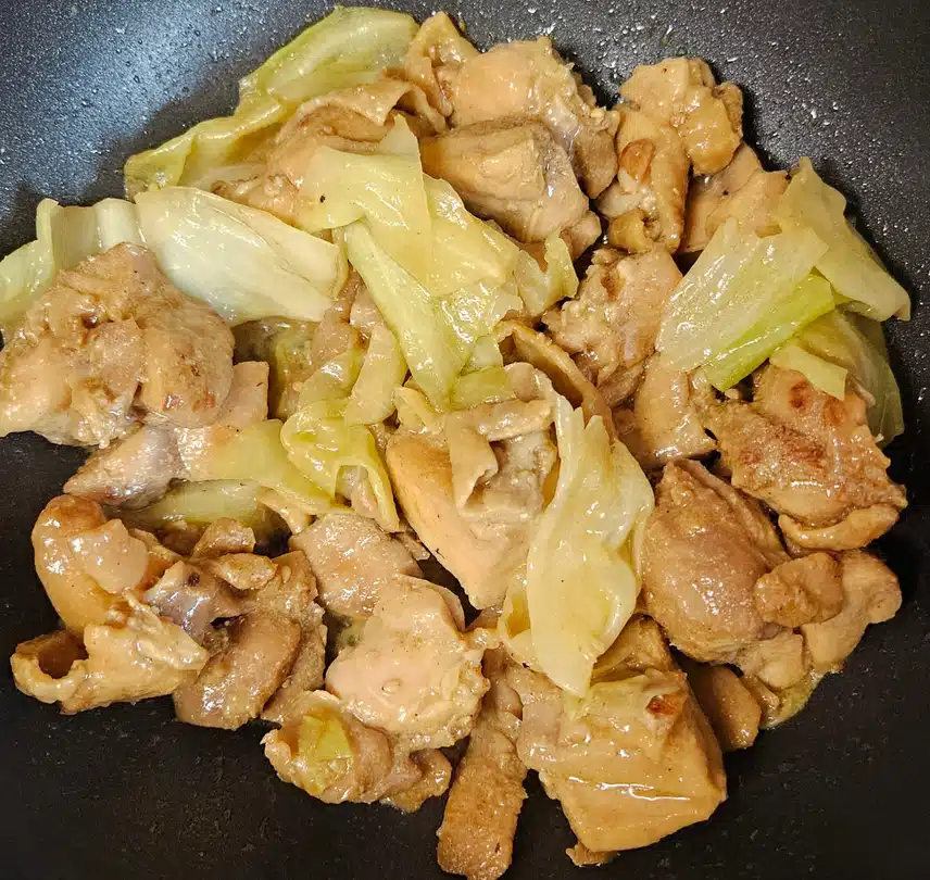 풍미 가득한 양배추닭볶음 🐔🥬🧅