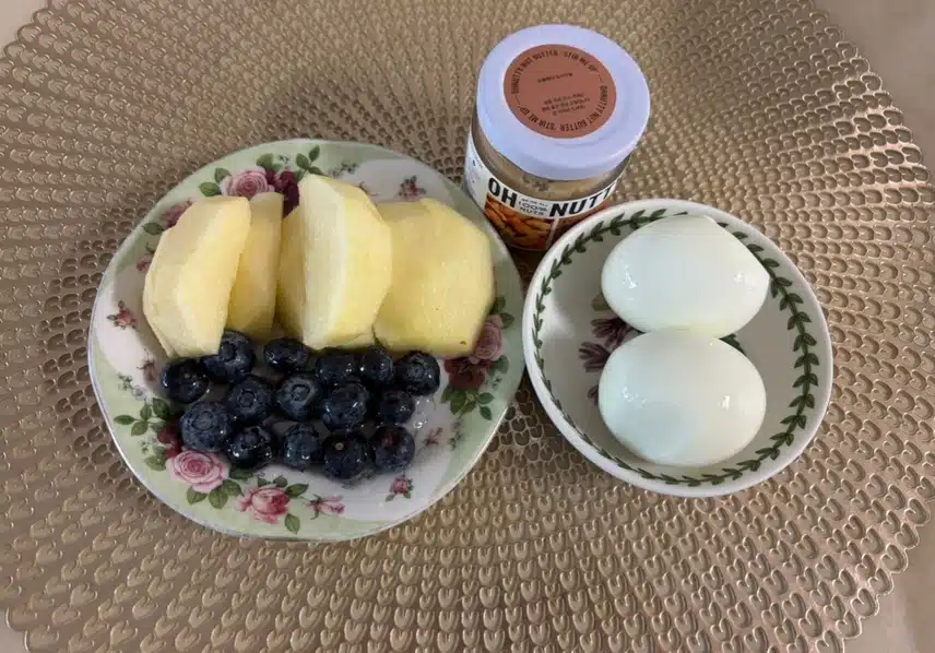 아침식단🍎🥚🫐🥜