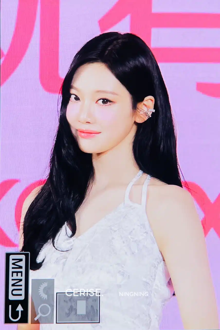 어제자 닝닝 상하이 코텍스 프리뷰jpg