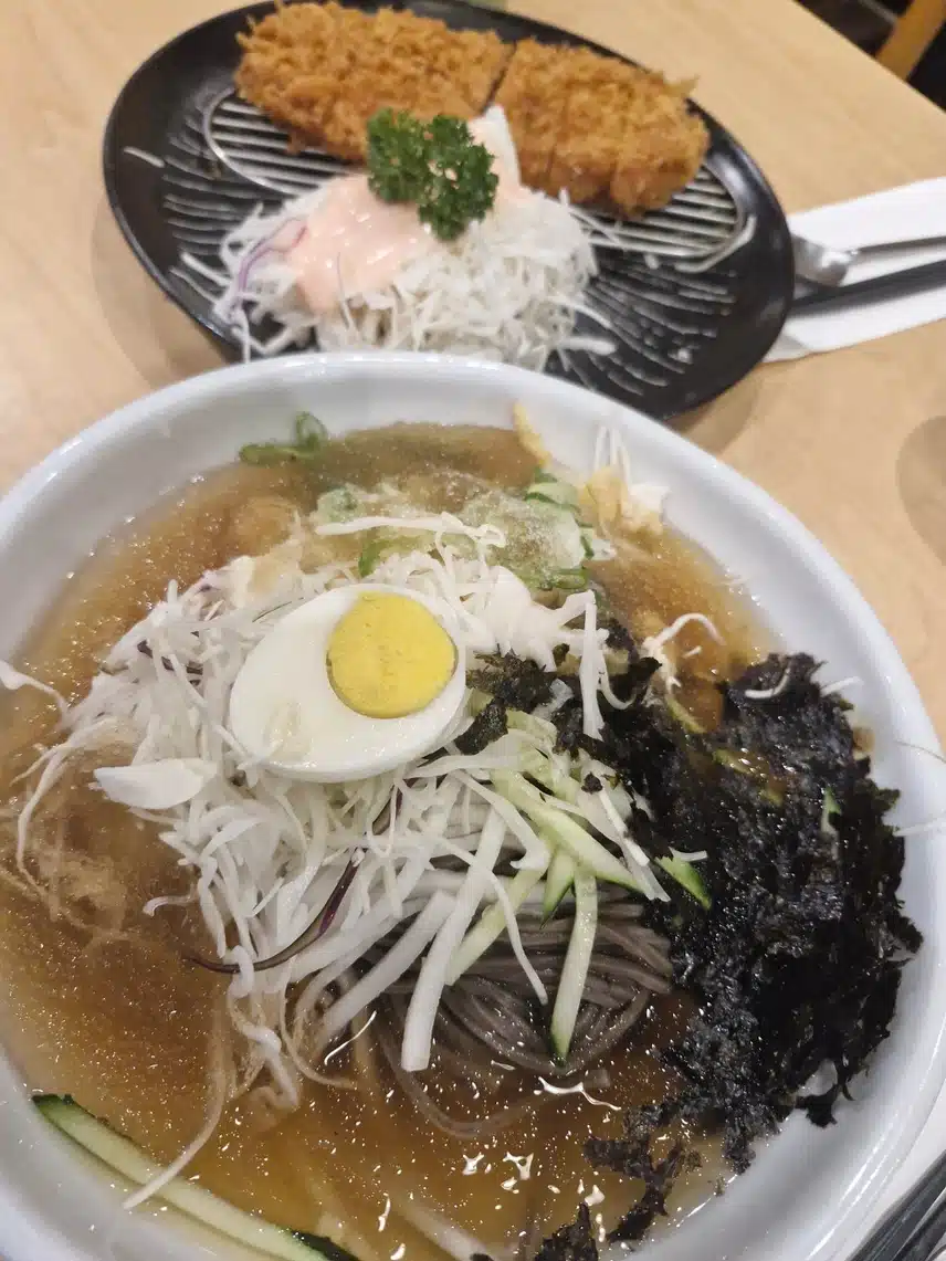 냉모밀 먹으러 왔어요