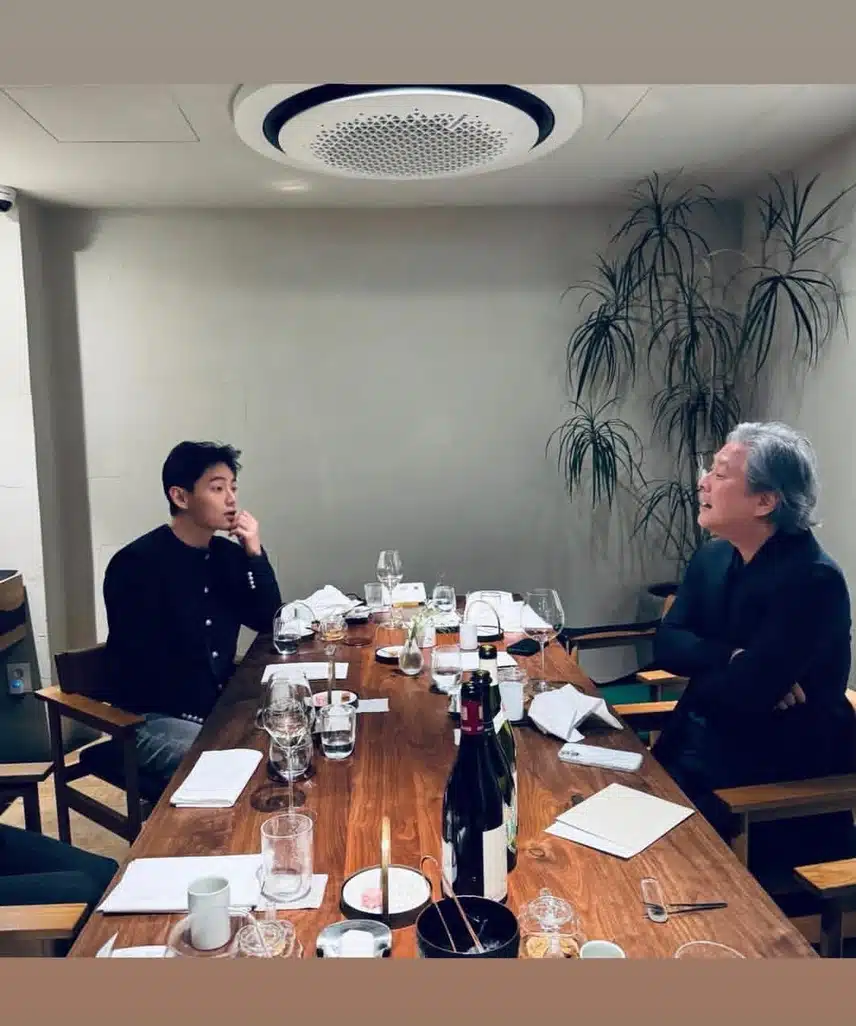 박찬욱 감독님과 뷔의 만남이라니 😲