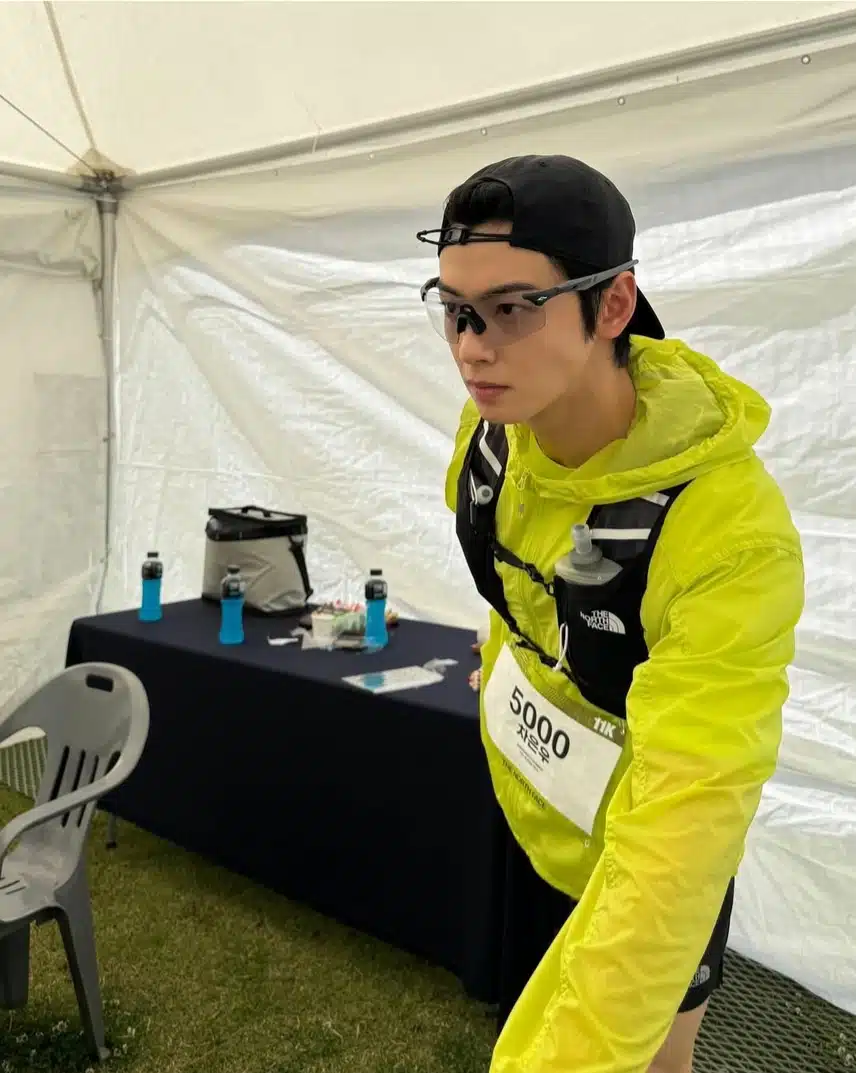 화제의 러닝하는 은우님, 셀카까지 완벽 비주얼! 