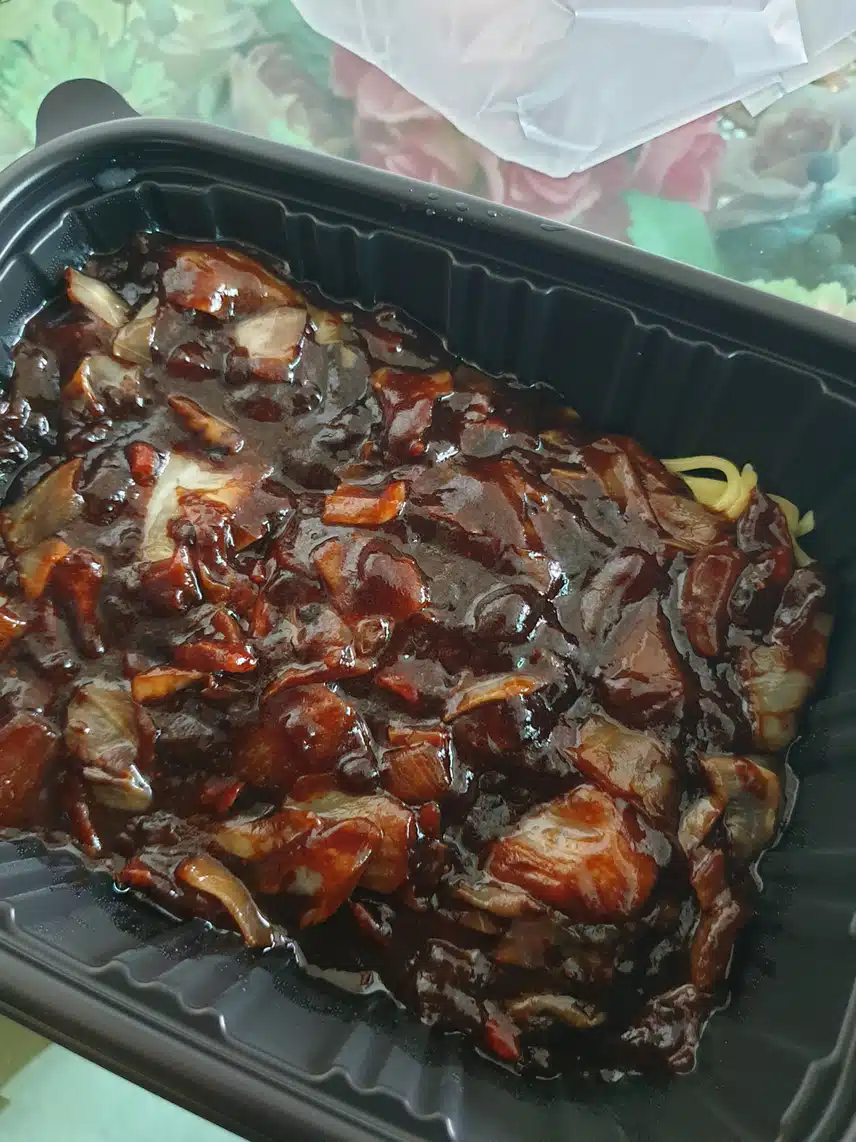 홍콩반점 짜장면 3900원