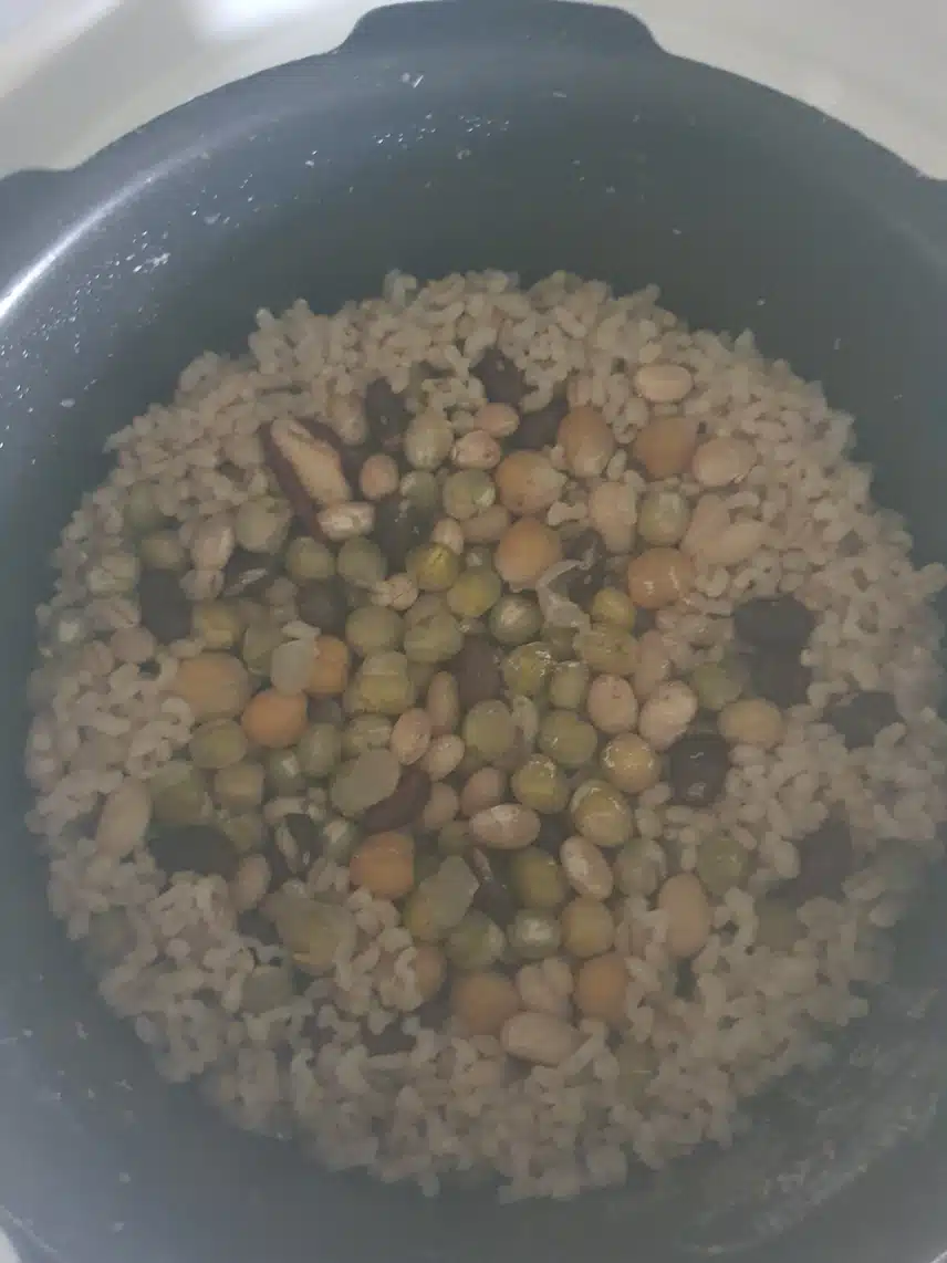 아침에 콩밥하기