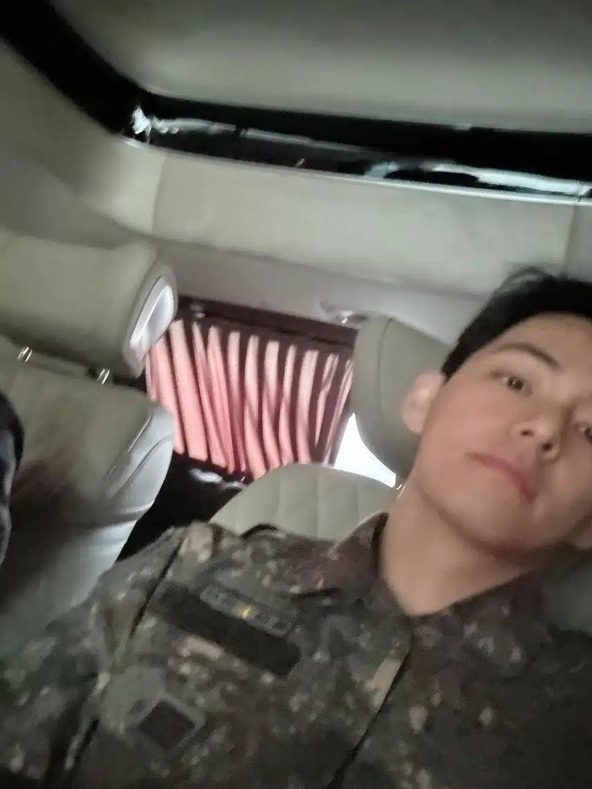 인스타로 군복사진 대거 방출해준 방탄 뷔