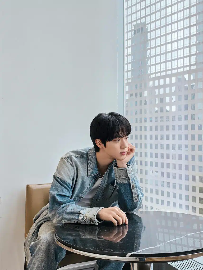 우떠인스타에 올라온 잘생김석진