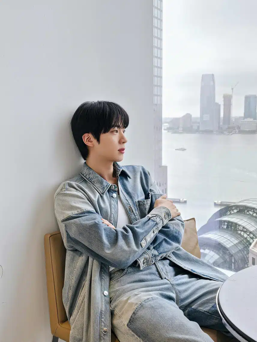 우떠인스타에 올라온 잘생김석진