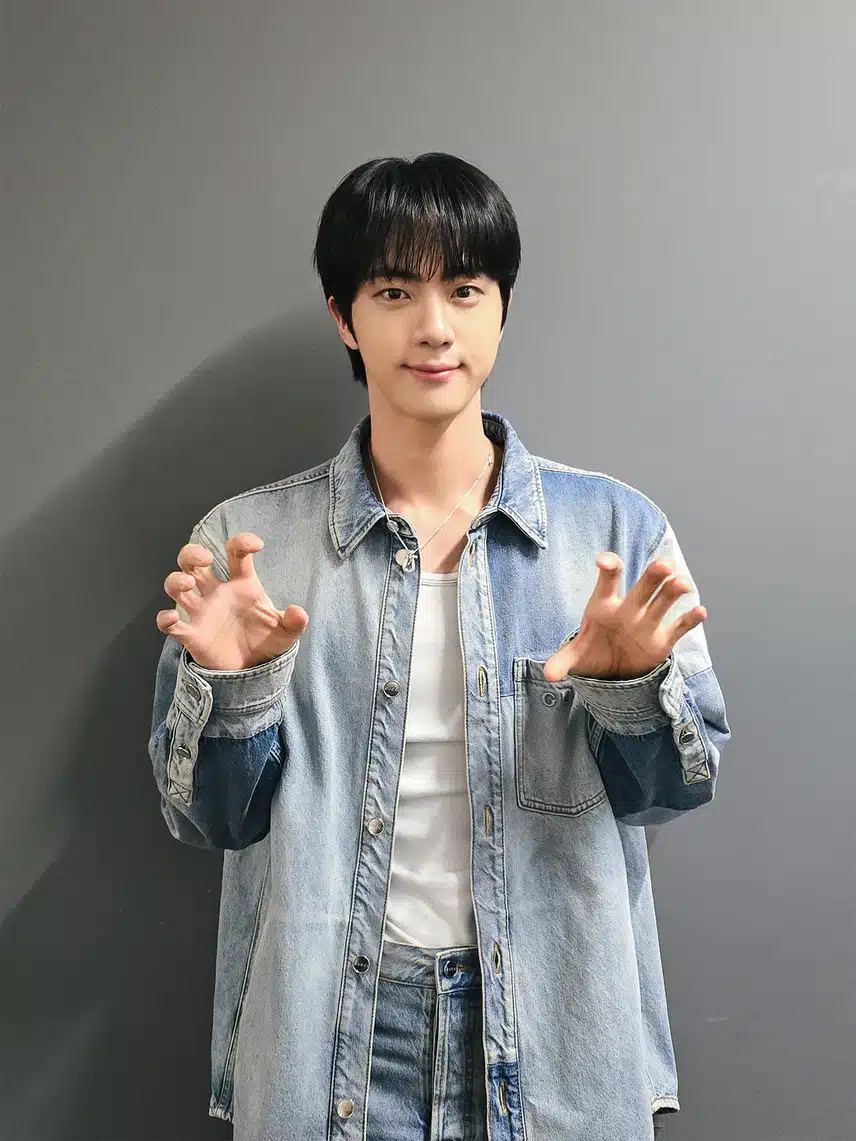 강아지랑 석진이 너무 귀여워요 