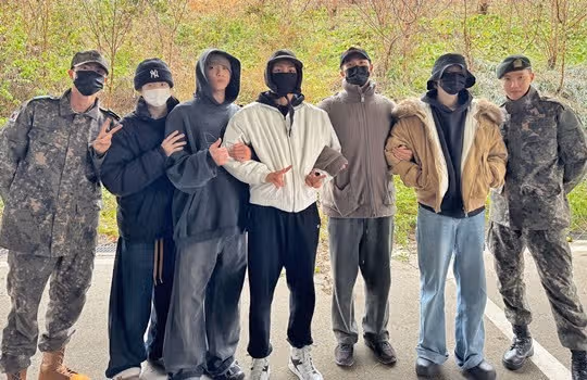 이번달로 전원 군복무를 마무리 지었습니다