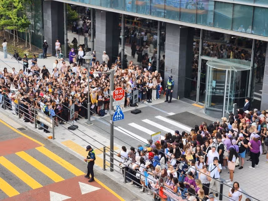 전역으로 하이브 사옥에만 1500명이 모였다니