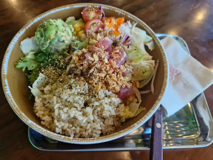 두툼한 참치 포케