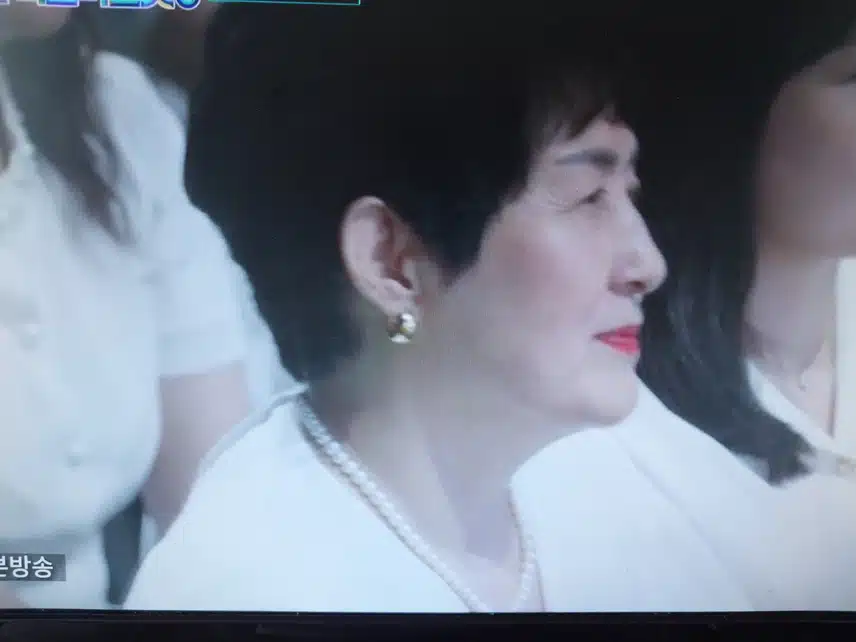 홍성호님 어머님이 오셨네요