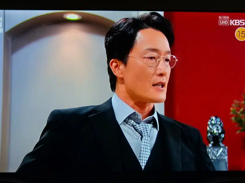 세리엄마 과거를 알게 된 독고탁이네요