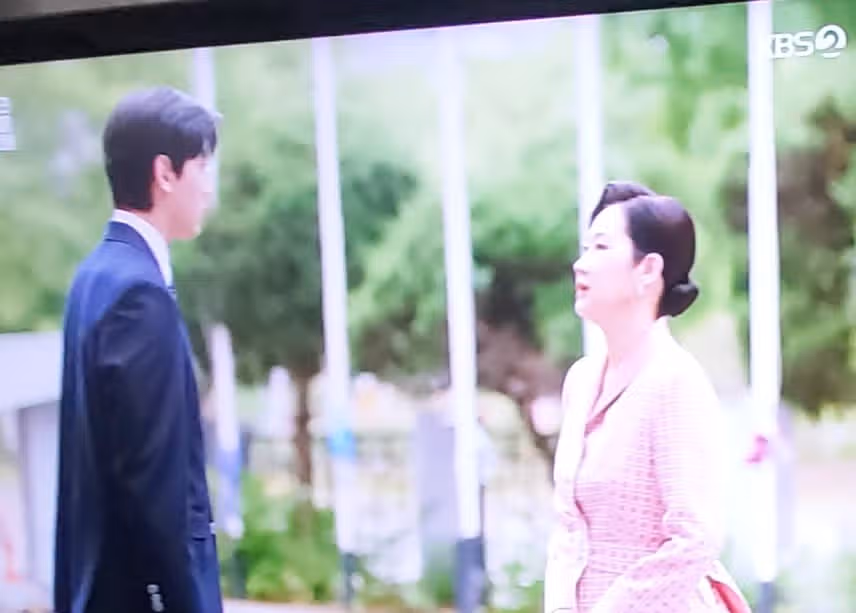 독고탁 만나러가는 강수 만난 세리엄마  독고탁 만나지 말라네요